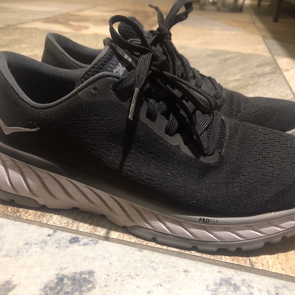Hoka One One Cavu 2